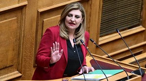 Λιακούλη: "Ταφόπλακα στα μικρά χωριά: η Κυβέρνηση κηρύσσει μη οικοδομήσιμα τα οικόπεδα!"