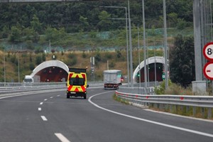 Τροχαίο με 4 ελαφρά τραυματίες στη σήραγγα Τεμπών - Από μία λωρίδα η κυκλοφορία