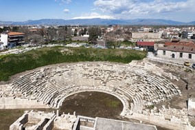 Προκρατήσεις θέσεων για τις "Βάκχες" στο Αρχαίο Θέατρο Λάρισας 