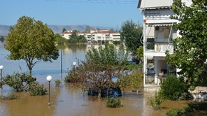 Yλική βοήθεια στους πλημμυροπαθείς των Εργατικών Κατοικιών από το ΕΚΛ