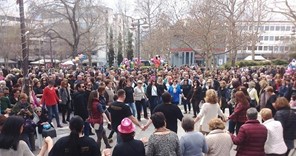 "Όλοι μαζί μια παρέα" την Τσικνοπέμπτη στη Λάρισα - Γλέντι στην κεντρική πλατεία 