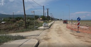 Mισθώνει οικόπεδα ο Δήμος Αγιάς για πάρκινγκ στα παράλια 