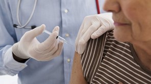 Φαρμακεία Λάρισας: Tέλη Οκτωβρίου η ανατροφοδότηση με αντιγριπικά εμβόλια 