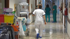 Ανεμβολίαστοι 65 γιατροί και νοσηλευτές στο Γενικό Νοσοκομείο Λάρισας 