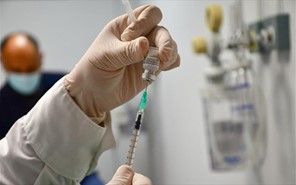 Λάρισα: 1.825 άτομα έκαναν τη δεύτερη δόση του εμβολίου 