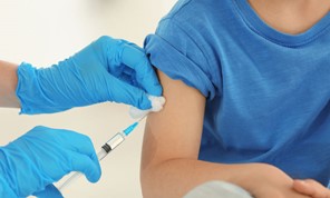 Aμεσους εμβολιασμoύς κατά της ιλαράς συστήνει ο Ιατρικός Σύλλογος Λάρισας 