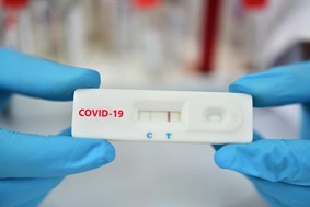 Λάρισα: 16 θετικά κρούσματα κορωνοϊού στα σημερινά rapid test