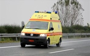 Πτώση δύο εναεριτών στον Τύρναβο - Mεταφέρθηκαν με κατάγματα στο νοσοκομείο