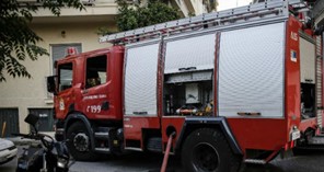 Λάρισα: Φωτιά προκάλεσε μεγάλες ζημιές σε φανοποιείο 