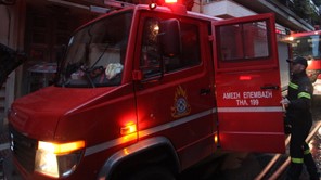 Στις φλόγες διαμέρισμα πολυκατοικίας στη Λάρισα – Απεγκλωβίστηκε ηλικιωμένη 
