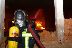 Φωτιά σε διαμέρισμα στις εργατικές κατοικίες στον Τύρναβο