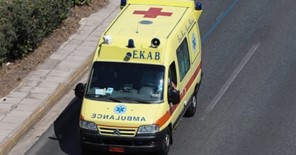 Eκτροπή αυτοκινήτου στη Λάρισα - Στο νοσοκομείο ο οδηγός 