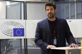 Αλέξης Γεωργούλης: Υπάλληλος της ΕΕ η γυναίκα που τον κατήγγειλε για παρενόχληση