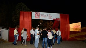 Ξεκίνησε το φεστιβάλ της ΚΝΕ - Πολύς κόσμος στη συναυλία του Β. Παπακωνσταντίνου
