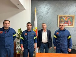 Ο καθηγητής Αλέξανδρος Παπαχατζής επισκέφτηκε την Πυροσβεστική Υπηρεσία Λάρισας