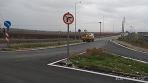 Νέα στηθαία και πινακίδες σήμανσης τοποθετεί η  Περιφέρεια Θεσσαλίας  