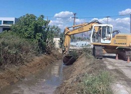 Καθαρίζονται ρέματα σε ακτίνα 15 χιλιομέτρων στο Δήμο Τεμπών 