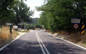 Ενσχύεται η οδική ασφάλεια στο δρόμο από Ελασσόνα έως τη διασταύρωση προς Ευαγγελισμό και Βερδικούσια