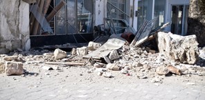 Σεισμός στην Σάμο: Τραυματίες και μεγάλες ζημιές - Τσουνάμι στο Καρλόβασι