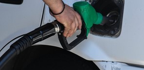 "Καίει" η τιμή της βενζίνης – Στο 1,70 ευρώ το λίτρο στη Λάρισα 