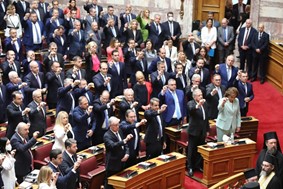 Βουλή: Ορκίστηκαν οι "300" των εκλογών της 21ης Μαΐου - Ποιοι είναι οι Λαρισαίοι 