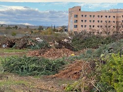 Μαμάκος: Ο Δήμος Λαρισαίων διατηρεί ανεξέλεγκτη χωματερή δίπλα σε δάσος και νοσοκομείο