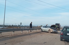 Πρώτο ατύχημα μετά το άνοιγμα του δρόμου στην Λάρισας - Τρικάλων (φωτο)