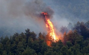 Yψηλός ο κίνδυνος φωτιάς τη Δευτέρα στη Λάρισα 