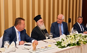 Το γεύμα του Δημάρχου στον Αρχιεπίσκοπο Αλβανίας (Φωτογραφίες)