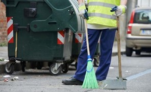 Ο σύλλογος δημοτικών υπαλλήλων Λάρισας για τους ιδιώτες στην καθαριότητα του Δήμου Αγιάς 