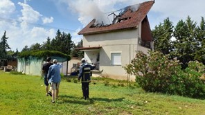 Κεραυνός χτύπησε σπίτι στη Λάρισα – Κάηκε η στέγη