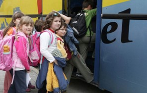 4,9 εκατ. ευρώ στη Θεσσαλία για την κάλυψη δαπανών μεταφοράς μαθητών 