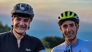 Ποδηλατάδα Μητσοτάκη με αθλητή του Π.Γ.Σ. Λάρισας 