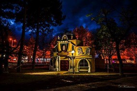 Σε γιορτινό κλίμα η πόλη της Λάρισας-Το Πάρκο των Ευχών τη νύχτα (Eικόνες)