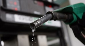 "Τσίμπησε" η τιμή της αμόλυβδης βενζίνης και στη Λάρισα 