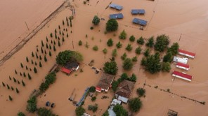 Πλημμύρες στη Θεσσαλία: Ψηφίστηκε στη Βουλή η αναστολή των πλειστηριασμών