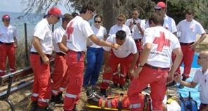 Πυρά των Εθελοντών Σαμαρειτών Λάρισας κατά της διοίκησης του ΕΕΣ