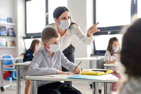 Σχολεία: Με «διάλειμμα μάσκας» οι μαθητές - Τι αναφέρει η σχετική ΚΥΑ