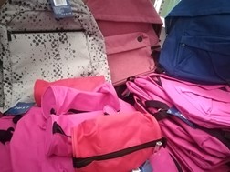 Η πρώτη σχολική τσάντα για τα “πρωτάκια” από τον Σύλλογο Πολυτέκνων Λάρισας και Περιχώρων 