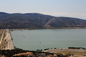 Ψάρεψαν στην Κάρλα και συνελήφθησαν στη Λάρισα με 74 κιλά ψάρια!