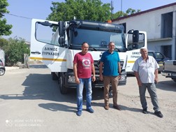 Ο Δήμος Τυρνάβου απέκτησε υπερσύγχρονο απορριμματοφόρο - πρέσα 
