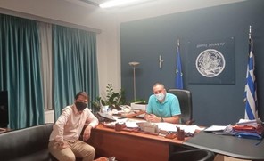 Συνάντηση Κόκουρα - Μπαγινέτα στο Δημαρχείο Τυρνάβου 