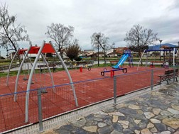 Ανακατασκευή παιδικής χαράς στον Δήμο Τυρνάβου