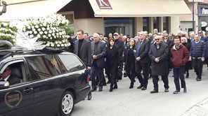 Tύρναβος: Πάνδημη η κηδεία του Θανάση Νασίκα 