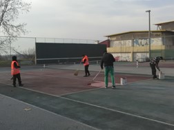 Συντηρούνται τα γήπεδα τένις στον Τύρναβο 