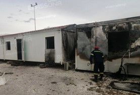 Φωτιά στον οικισμό σεισμοπλήκτων στο Μεσοχώρι Ελασσόνας 