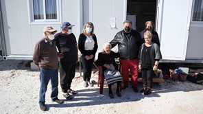 Ελασσόνα: Στον οικισμό σεισμοπλήκτων στο Μεσοχώρι η αντιδήμαρχος Φρ. Καρκαβανίδου