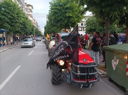 Διαμαρτυρία αγροτών στο κέντρο της Λάρισας