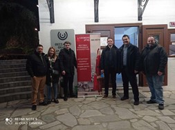 Κατάμεστο το Θεσσαλικό Θέατρο στην παράσταση "Ήταν όλοι τους παιδιά μου"