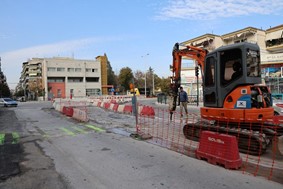 Εργασίες απόξεσης του οδοστρώματος σε τμήμα της Ηρώων Πολυτεχνείου 